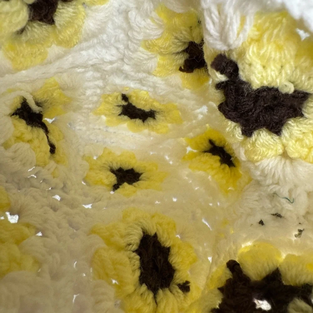 Chic Floral Crochet Shoulder Bag White and Yellow sunflower handmade knitted